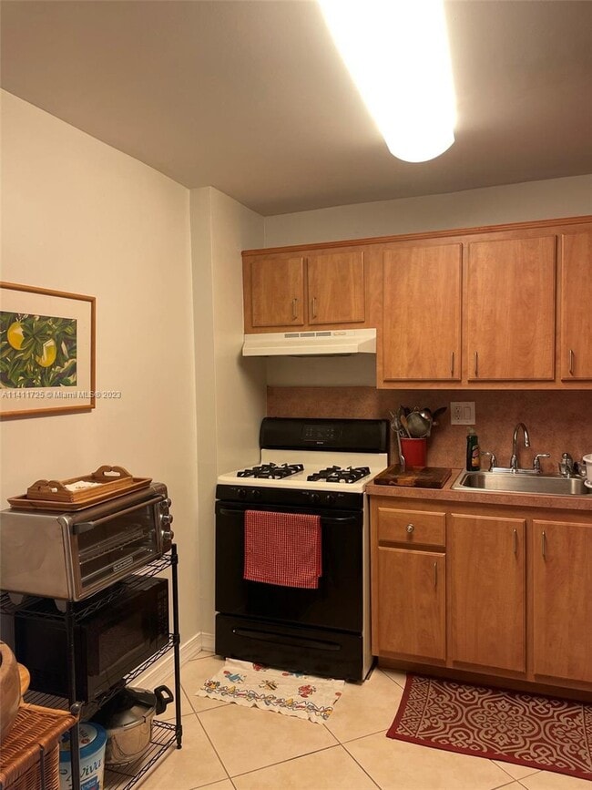 Building Photo - 13120 SW 92nd Ave