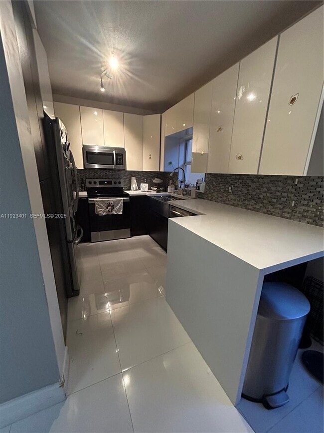 Foto del edificio - 4110 NE 24th St