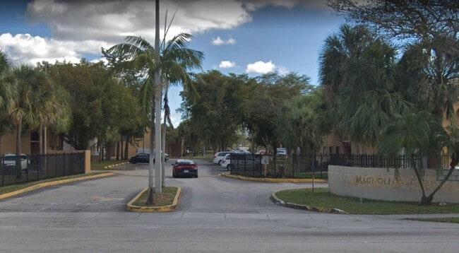 Building Photo - 7427 SW 152nd Ave