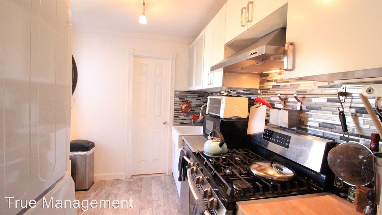 Primary Photo - 155 Bedford Ave