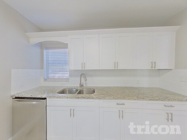 Foto del edificio - 355 43rd Ave N