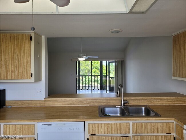 Foto del edificio - 505 SW 47th Terrace