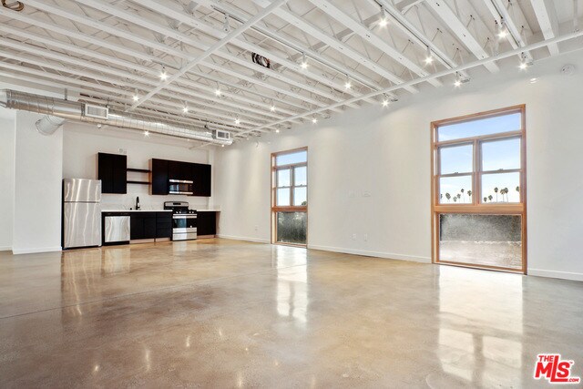 Building Photo - 1402 Sutherland St