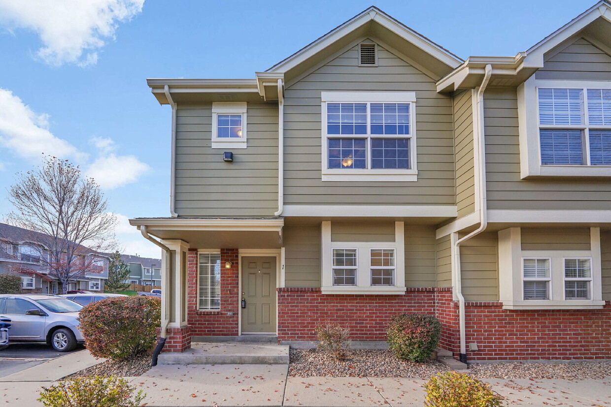 Primary Photo - $1,775.00 - 2 Bedrooms, 2.5 Bathrooms, Townhouse in Thornton with Cozy Fireplace!