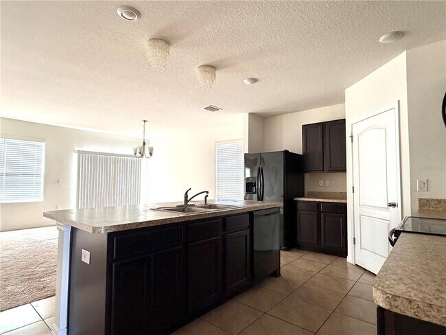 Foto del edificio - 540 Honey Bell Rd