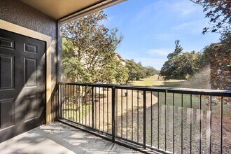 Building Photo - 126 Vista Verdi Cir