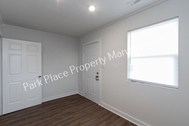Foto del edificio - 7580 W Washington St