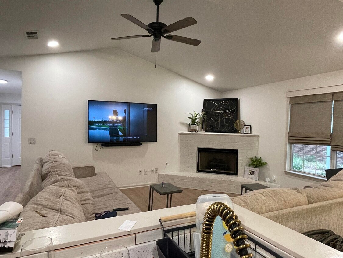 Primary Photo - 5380 Paddington Dr