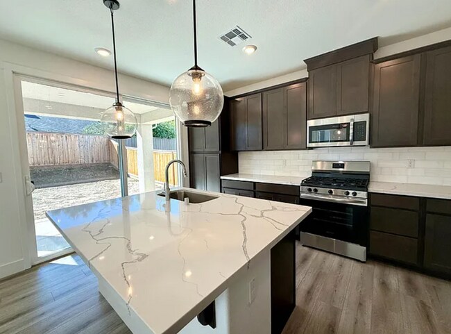 Foto del edificio - Breath-Taking Roseville 3/3 (Morgan Creek)-BRAND NEW!  See below for viewings!