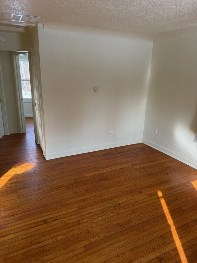 Building Photo - 912 Leland St