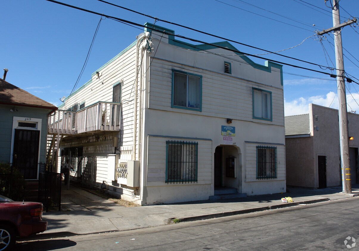 Primary Photo - 255 15th St