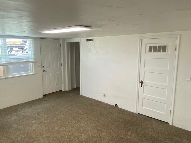 Building Photo - 109 N 500 W