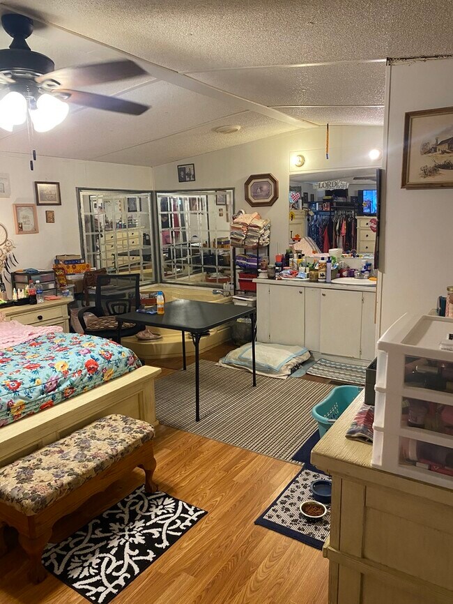 Foto del edificio - 1197 Ward Pl