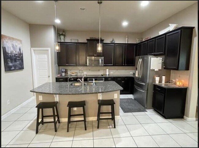 Building Photo - 1029 Hartman Dr