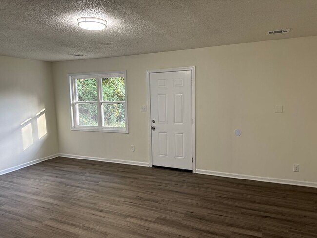 Building Photo - Home for rent! $1,450 - 4 bedroom