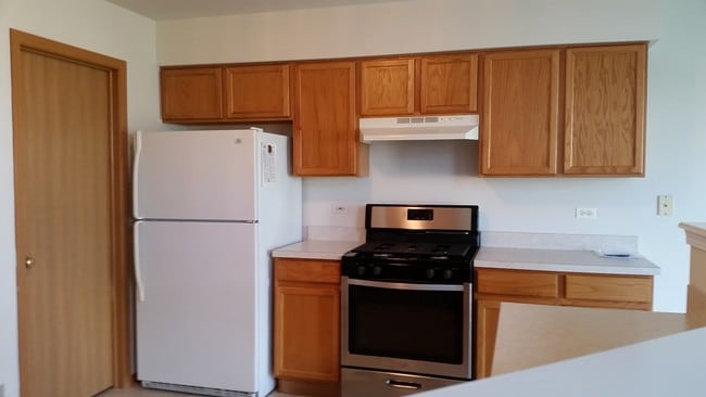 Kitchen-New Gas Range - 273 Capitol Dr