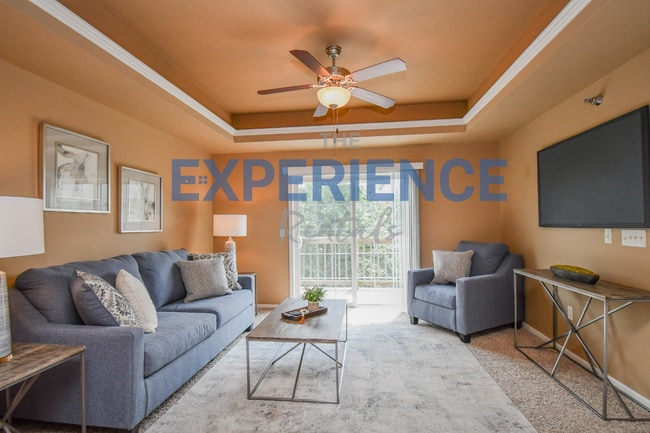 Building Photo - 7438 S Louise Ave