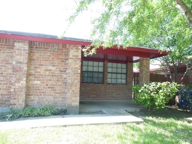 Building Photo - 16 Mynah Ave