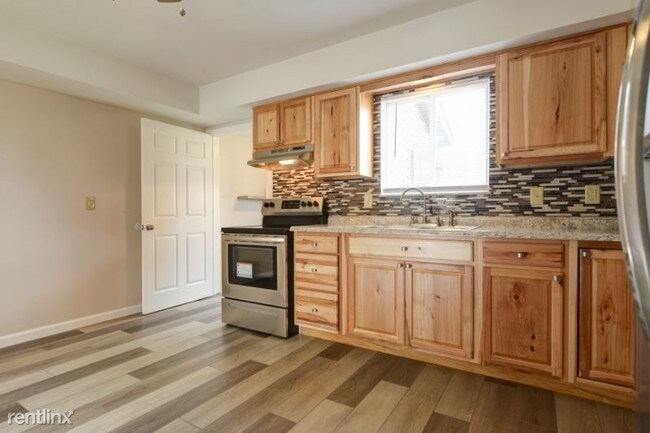 Building Photo - 2 br, 1.5 bath Apartment - 205 98th Street