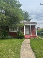 Building Photo - 8824 Artesian St