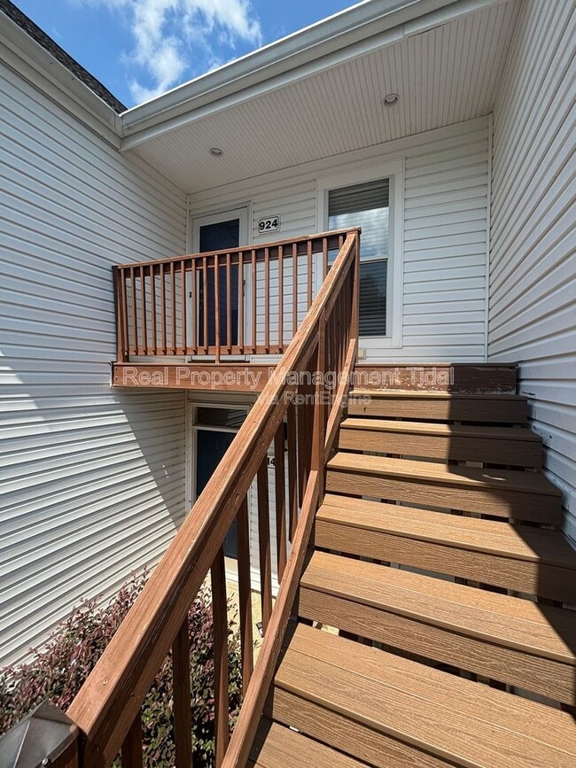 Building Photo - 924 Ironwood Dr