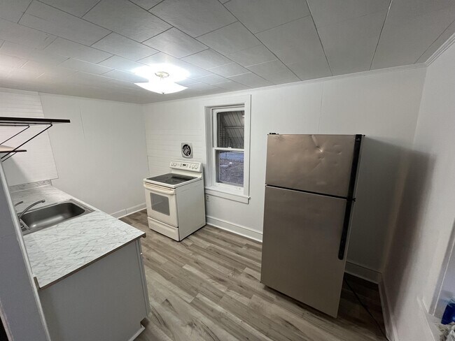 Building Photo - 334 Layfield Rd