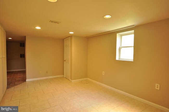 Building Photo - 14497 Gemstone Dr