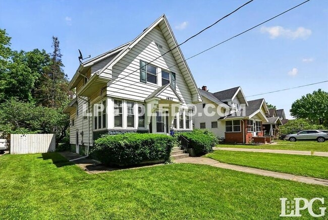 Foto del edificio - 3822 Lockwood Ave