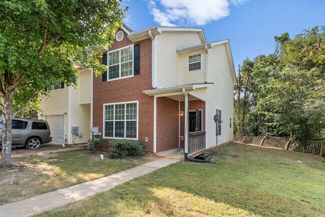 Foto del edificio - 7679 Creekside Ln