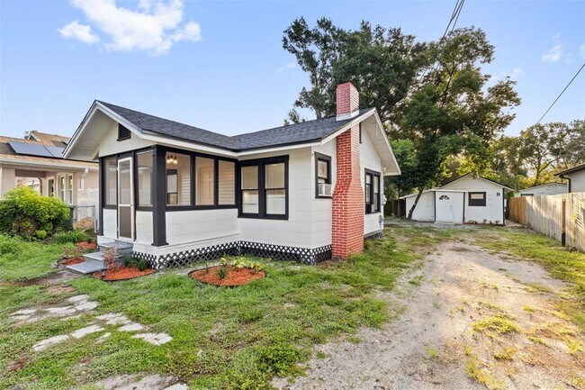 Building Photo - 8705 N 13th St