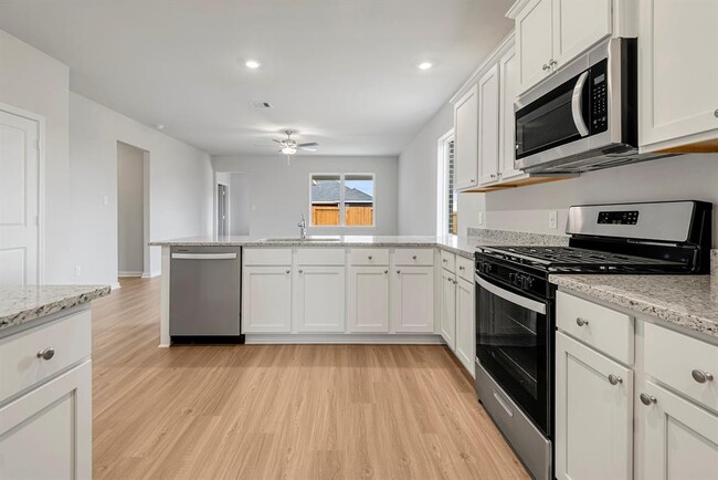 Building Photo - 421 Polly Grv Dr