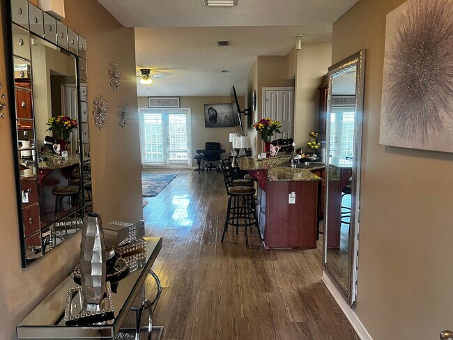 Foto del edificio - 341 Cotton Bay Ln