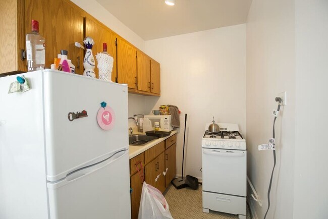 Foto del edificio - 4060 N Kenmore Ave