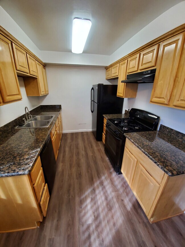 Kitchen - 3319 Castle Heights Ave