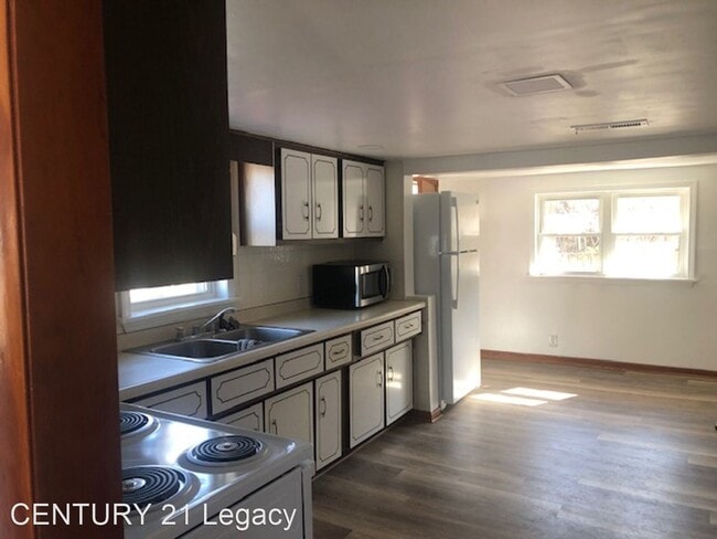 Building Photo - 2 br, 1 bath House - 320 Carter Ave