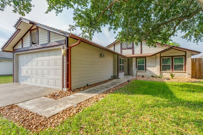 Foto del edificio - UPDATED 3-BEDROOM HOME IN SPRING MEADOW