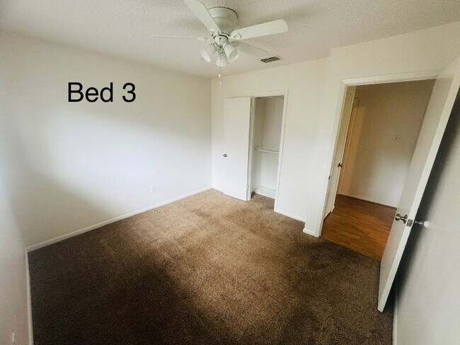 Foto del edificio - "Charming 3-Bedroom Home on Tena Street wi...