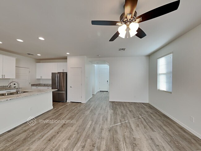 Building Photo - 9749 E Kinetic Dr