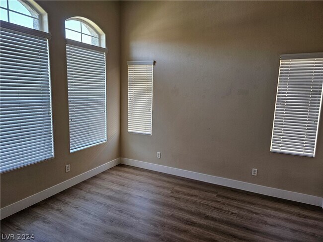 Foto del edificio - 1018 Garnet Ridge Ct