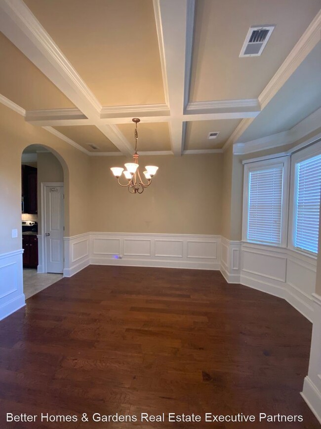 Building Photo - 5 br, 3 bath House - 2050 Glenn Falls