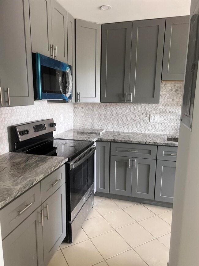 Building Photo - 1051 Orange Ter