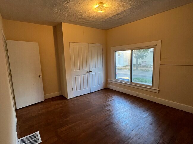 Foto del edificio - 749 Alpine Ave NW