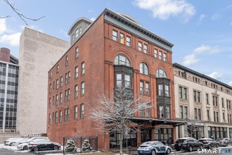 Building Photo - 116 Crown St