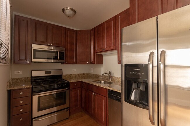 Foto del edificio - 4907 N Hoyne Ave