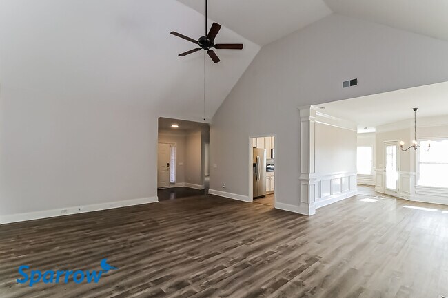 Building Photo - 17 Windermere Bend NW