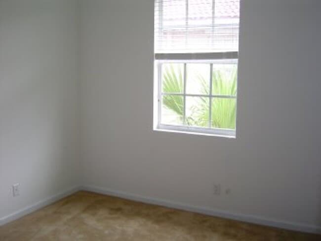 Building Photo - Centrally Located 3BR Townhome Near Everything Delray Beach Has to Offer