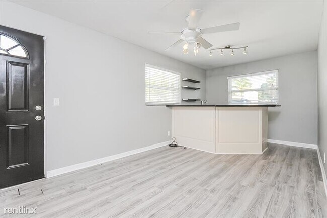 Foto del edificio - 3 br, 1.5 bath House - 3306 West Paul Aven...