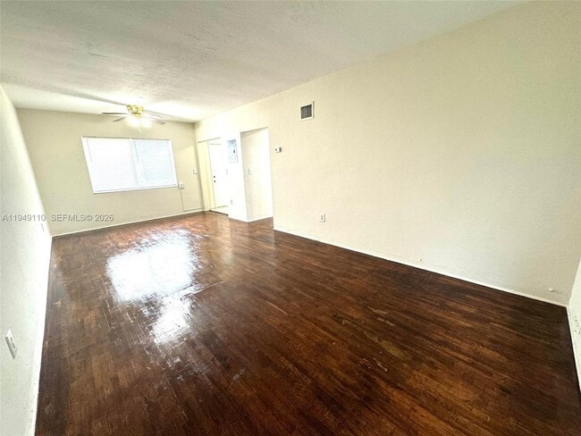 Building Photo - 433 Santander Ave