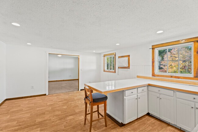 Building Photo - 497 Winthrop Rd