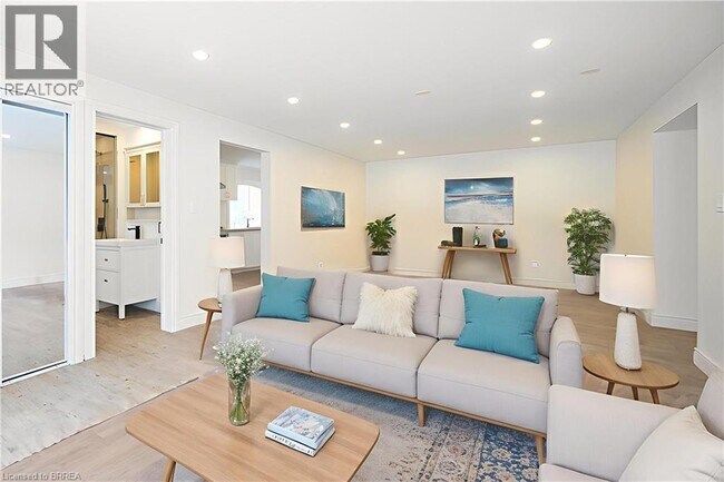 Photo du bâtiment - 20 Casson Ln